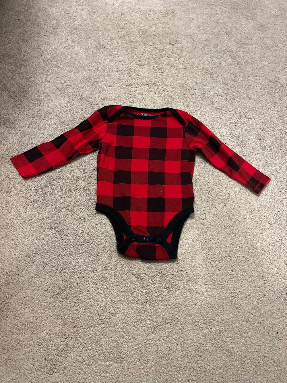 🍼Old Navy Red & Black Buffalo Plaid Long-Sleeve Baby Bodysuit🍼